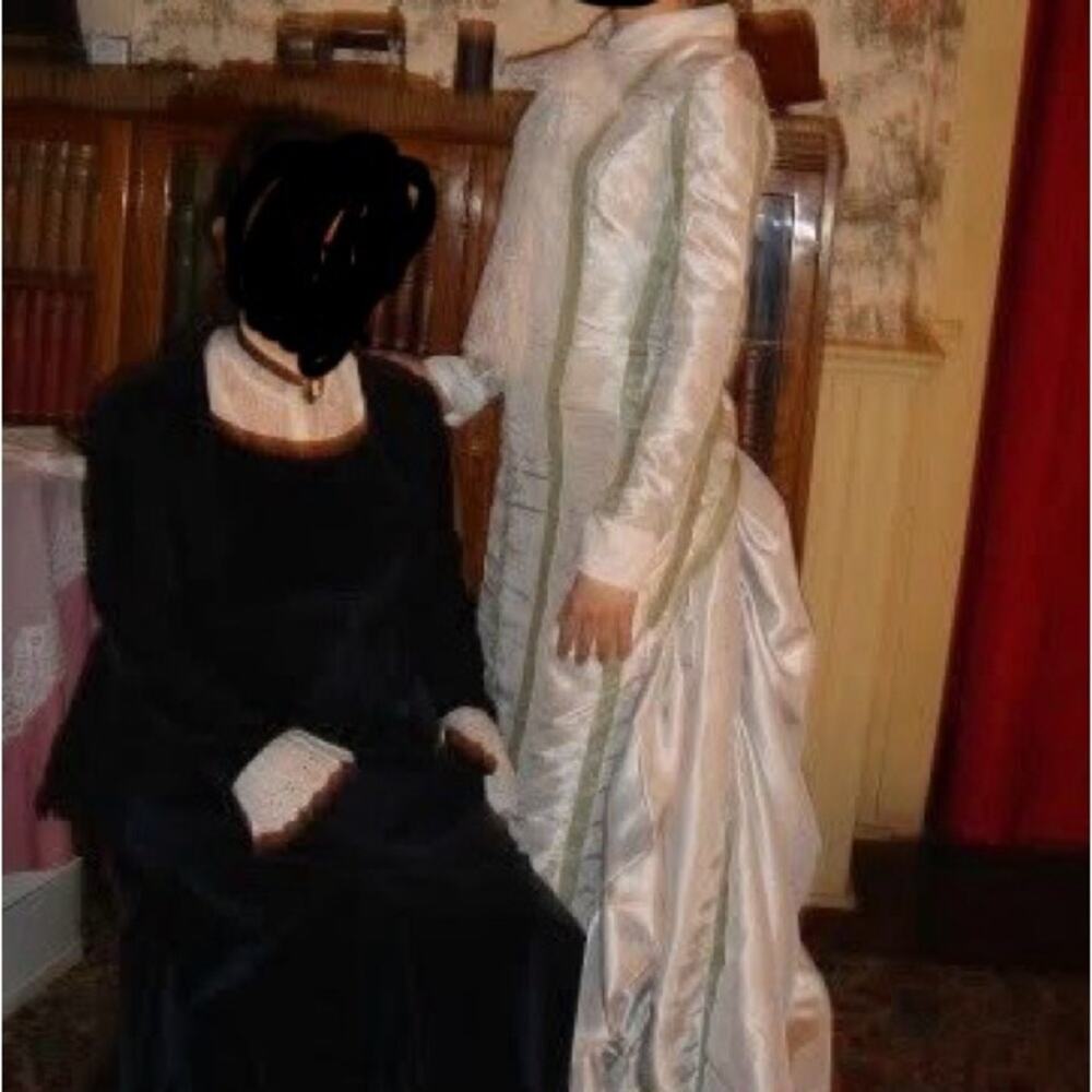 Final price* Gilded Age 1870s Victorian Walking Gown - Picture 11 of 12
